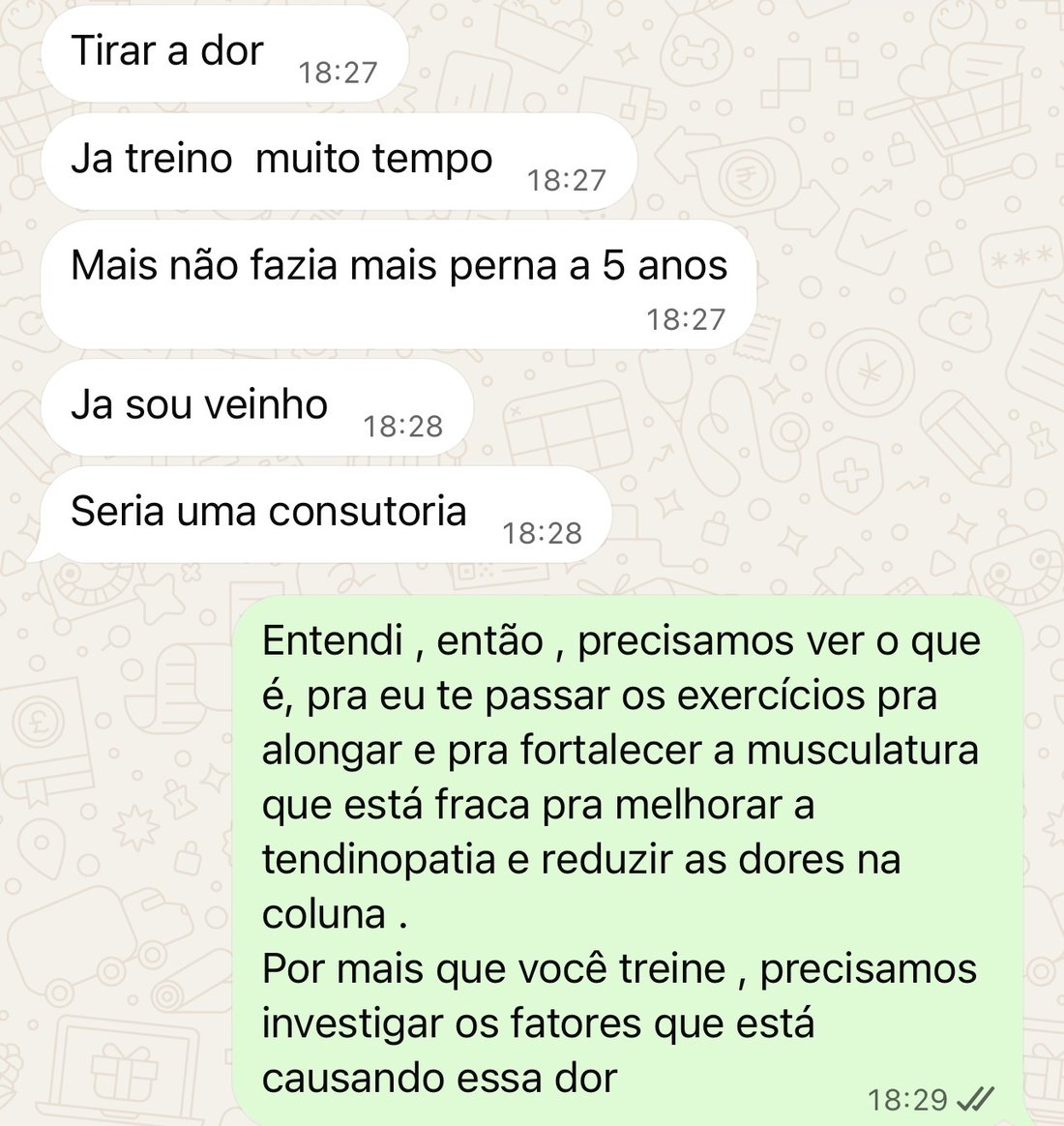 Conversa real no WhatsApp: aluno relata dores, tempo de treino e limitações, e Pedro Scalea investiga os fatores da dor e define a estratégia do planejamento